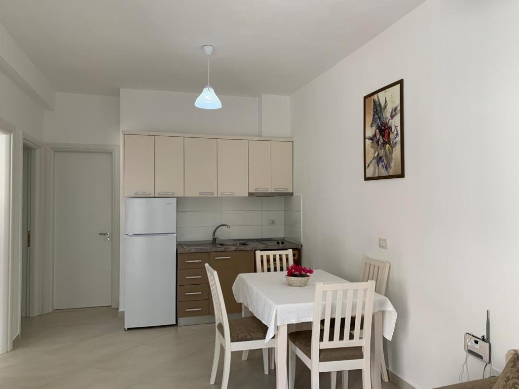 Bellavista Apartments Bougainville Bay Саранда Экстерьер фото