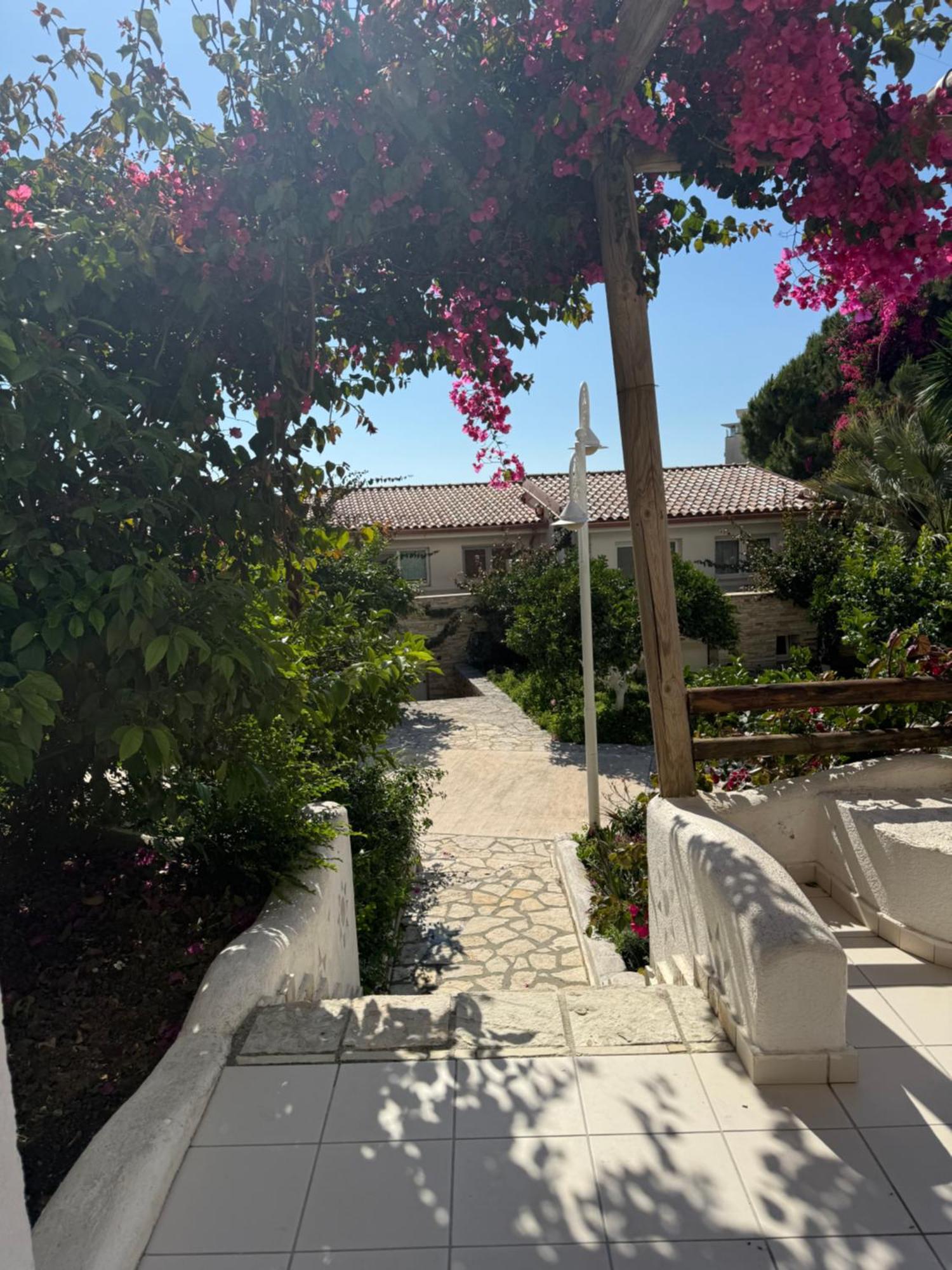 Bellavista Apartments Bougainville Bay Саранда Экстерьер фото