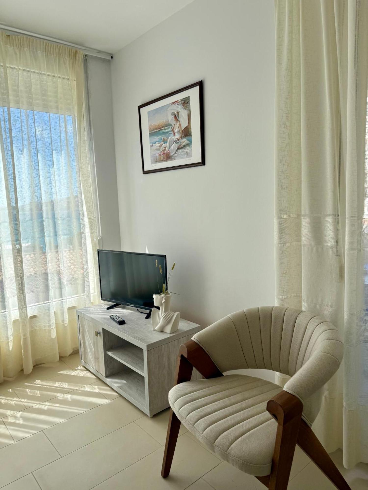 Bellavista Apartments Bougainville Bay Саранда Экстерьер фото